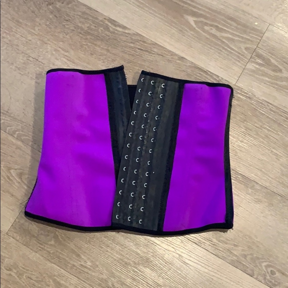 Waist trainer